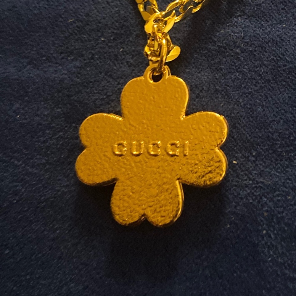 Gucci Silver Flower Pendant Necklace with Sparkling Accents - Picture 2 of 2